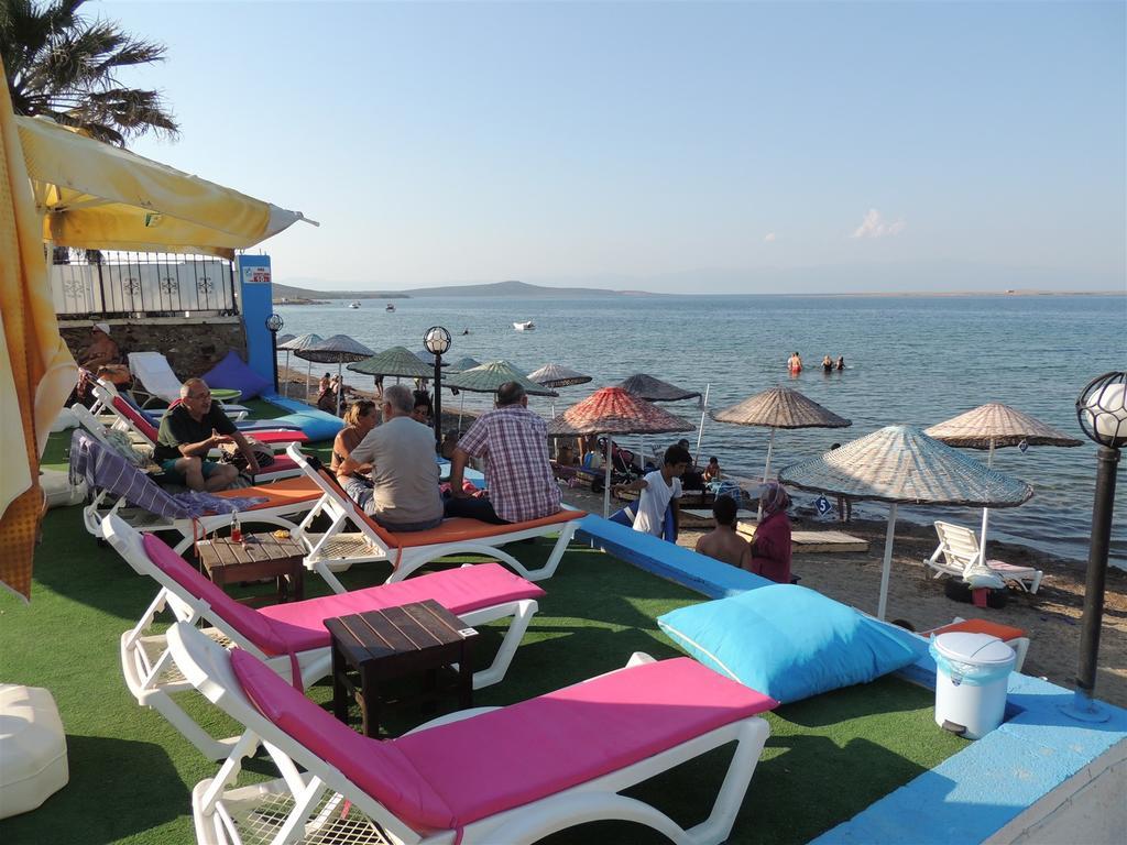 Cunda Beyaz Balina Hotel ไอวาลิค ภายนอก รูปภาพ