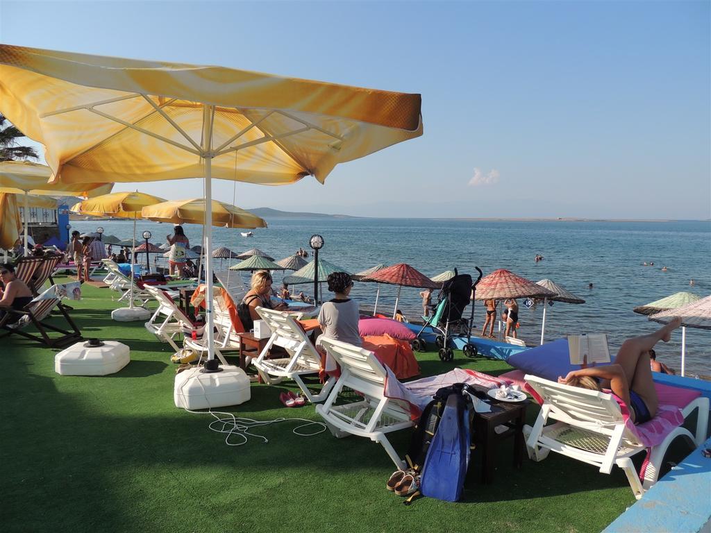 Cunda Beyaz Balina Hotel ไอวาลิค ภายนอก รูปภาพ