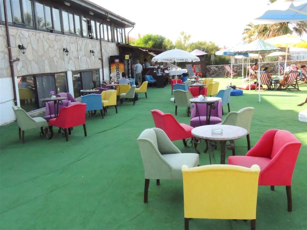Cunda Beyaz Balina Hotel ไอวาลิค ภายนอก รูปภาพ