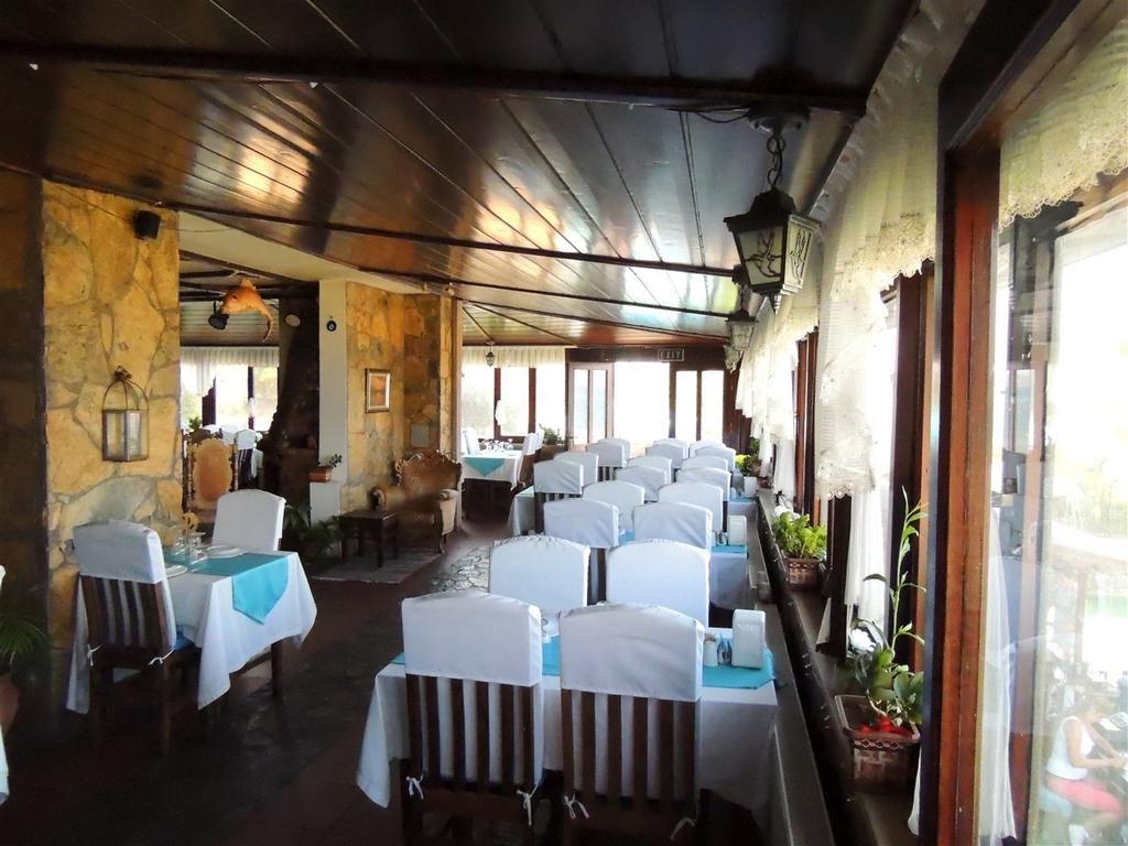 Cunda Beyaz Balina Hotel ไอวาลิค ภายนอก รูปภาพ