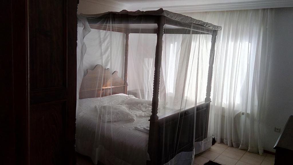 Cunda Beyaz Balina Hotel ไอวาลิค ภายนอก รูปภาพ