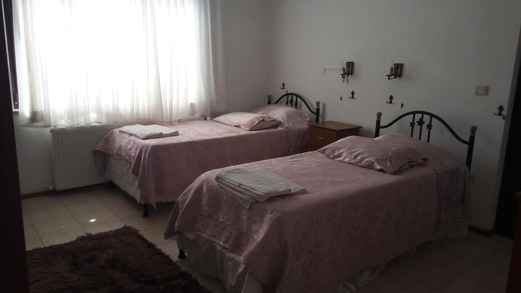 Cunda Beyaz Balina Hotel ไอวาลิค ภายนอก รูปภาพ