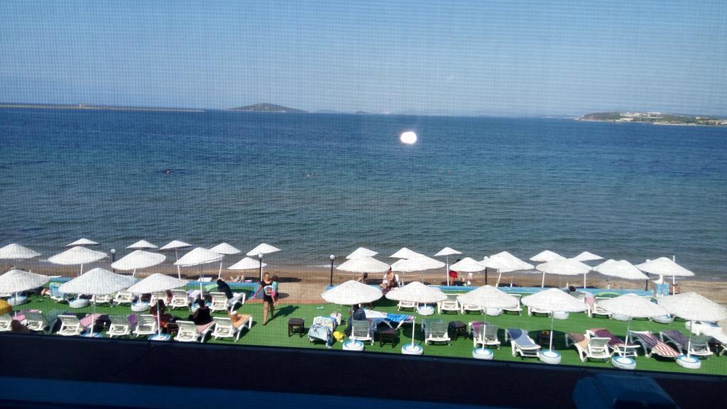 Cunda Beyaz Balina Hotel ไอวาลิค ภายนอก รูปภาพ