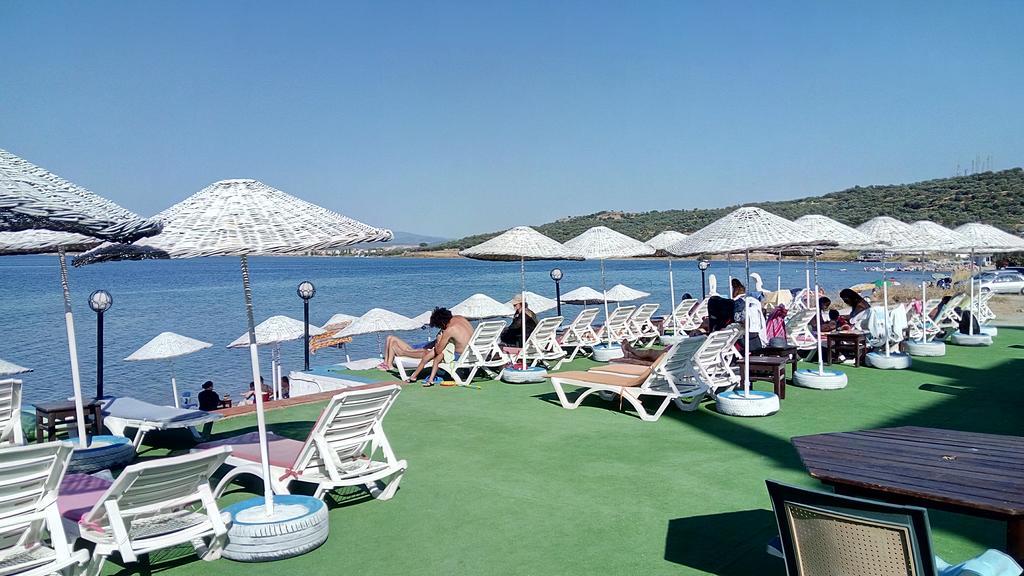 Cunda Beyaz Balina Hotel ไอวาลิค ภายนอก รูปภาพ