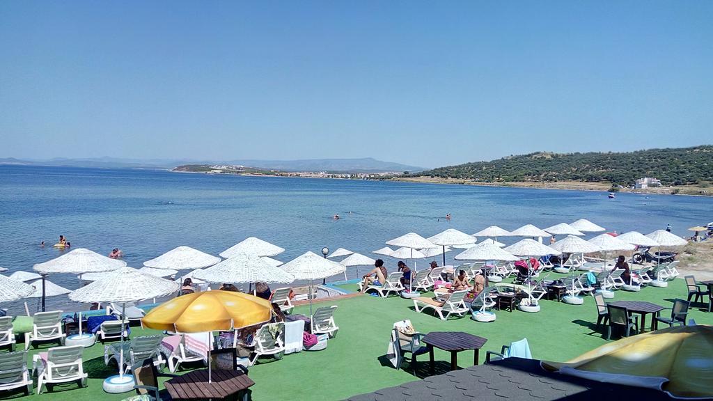 Cunda Beyaz Balina Hotel ไอวาลิค ภายนอก รูปภาพ